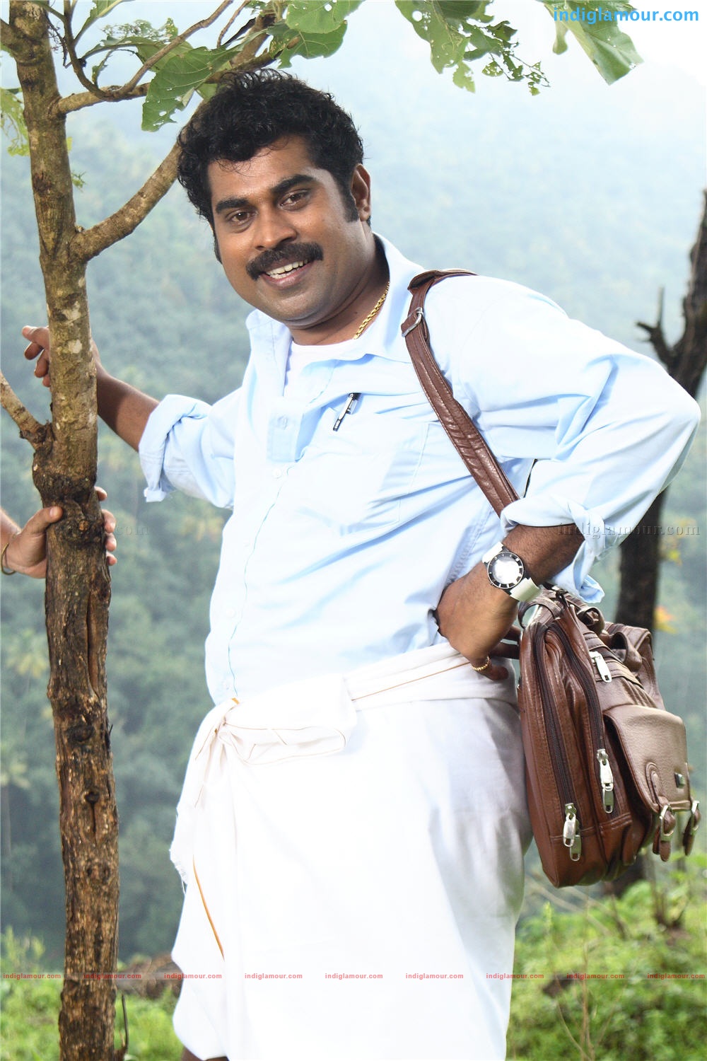 Elsamma Enna Aankutty Movie hd photo
