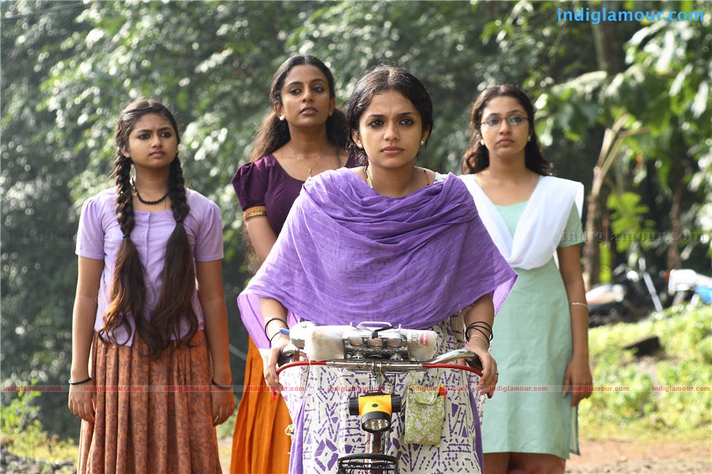 Elsamma Enna Aankutty Movie hd photo