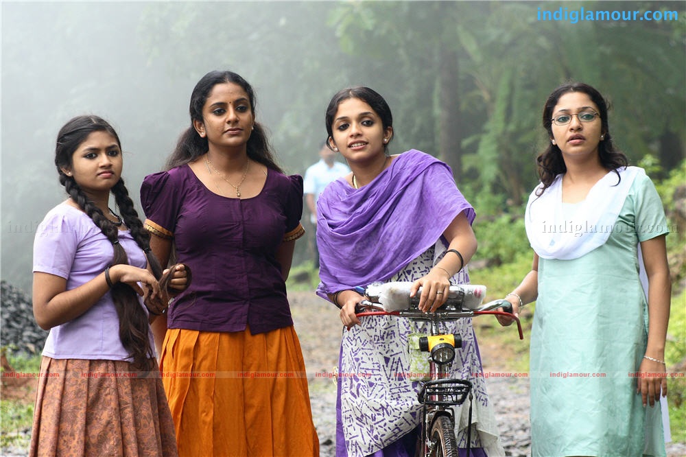 Elsamma Enna Aankutty Movie hd photo
