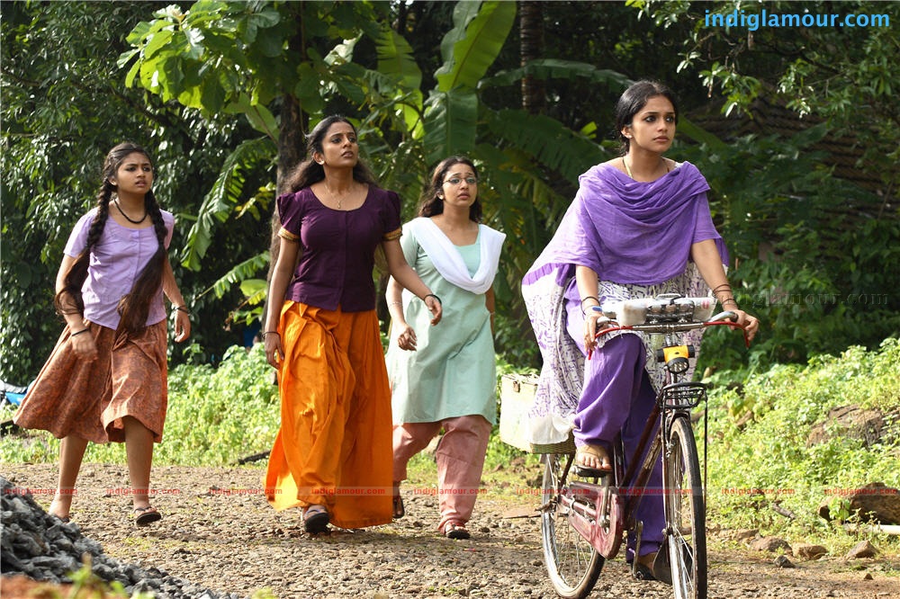 Elsamma Enna Aankutty Movie hd photo