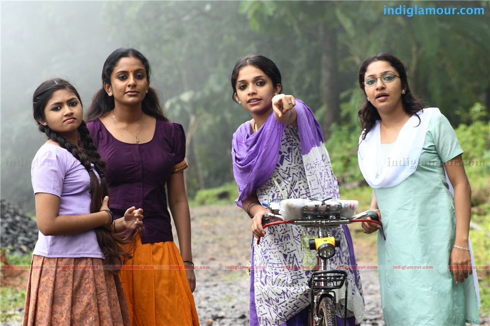 Elsamma Enna Aankutty Movie hd photo
