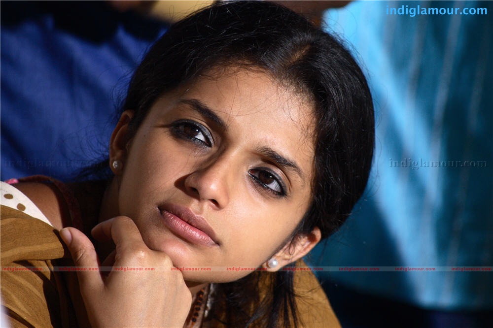 Elsamma Enna Aankutty Movie hd photo
