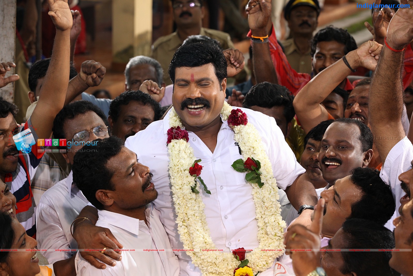Oru Kudumba Chitram Movie hd photo