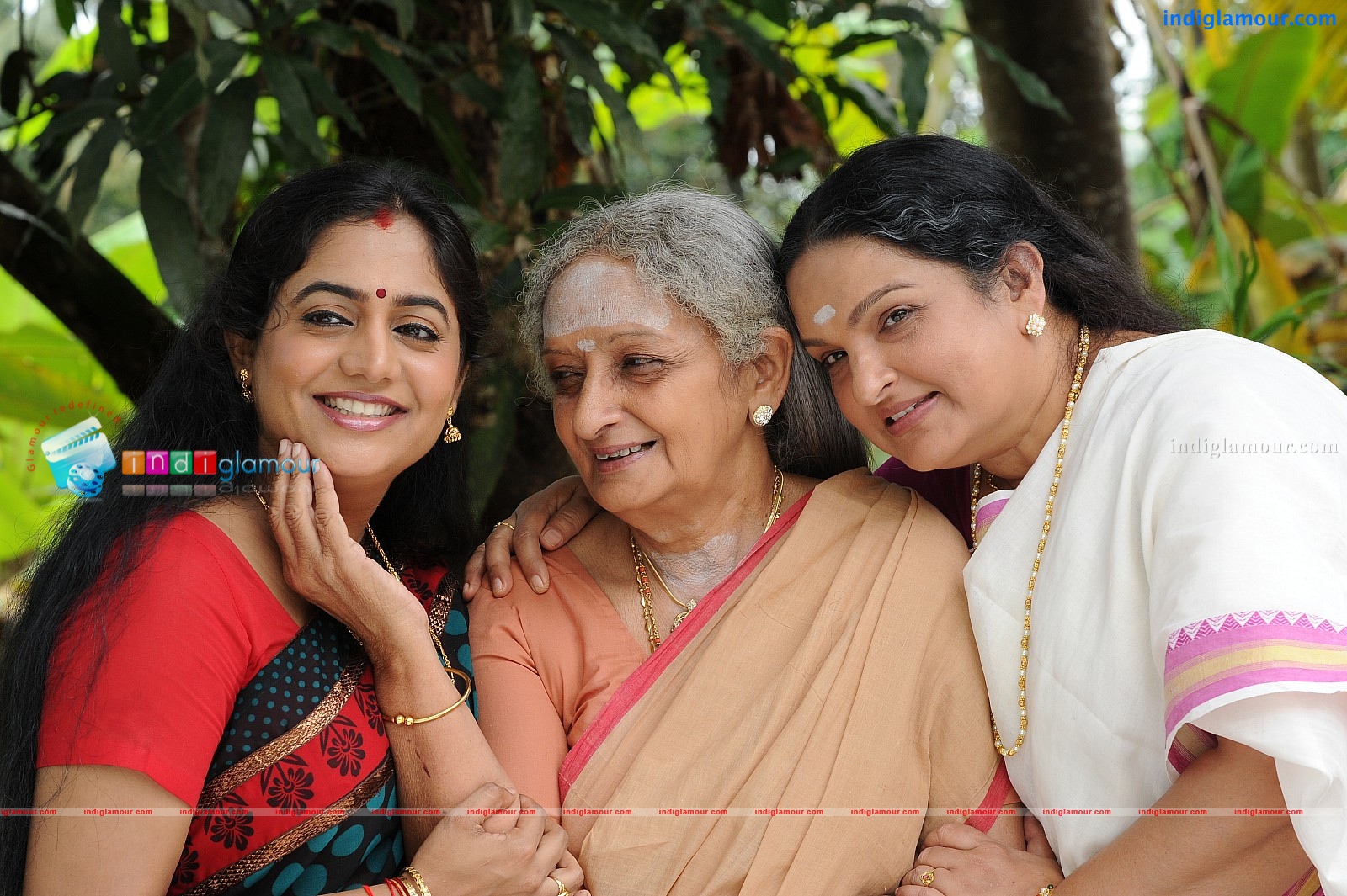 Oru Kudumba Chitram Movie hd photo