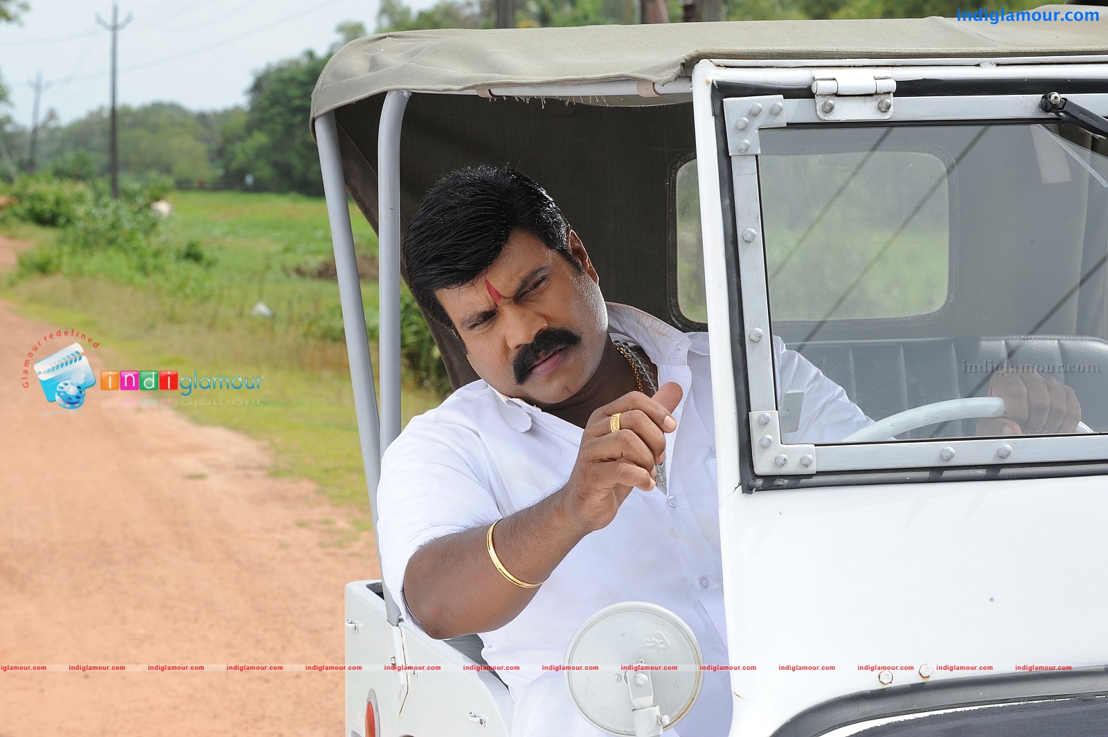 Oru Kudumba Chitram Movie hd photo