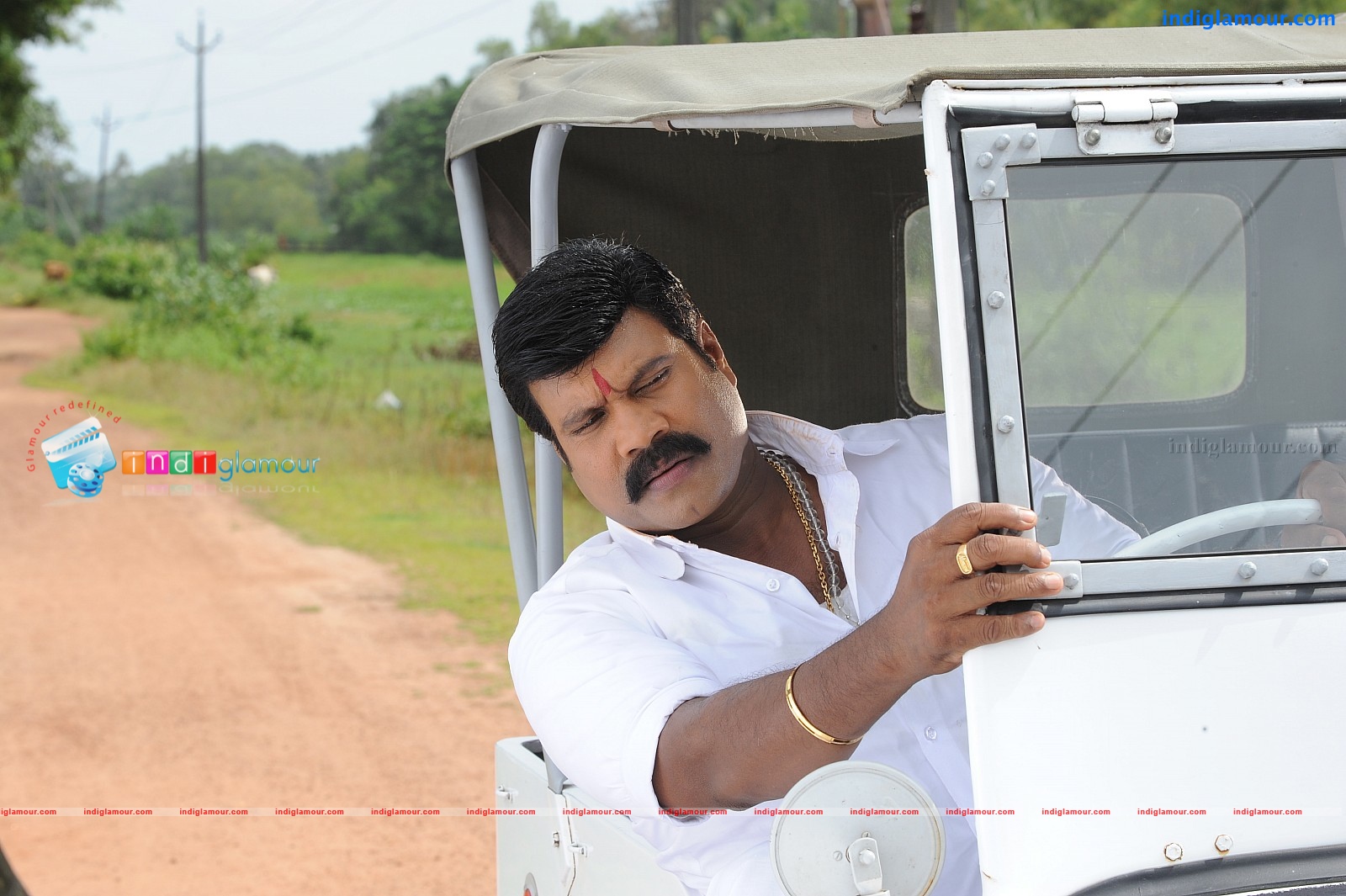 Oru Kudumba Chitram Movie hd photo