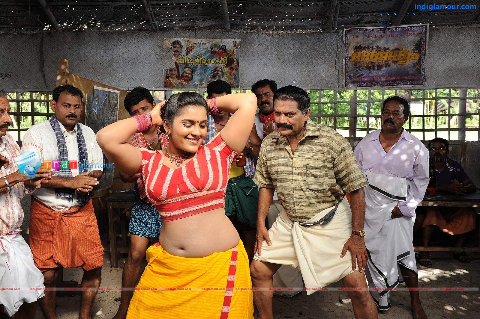 Oru Kudumba Chitram Movie hd photo