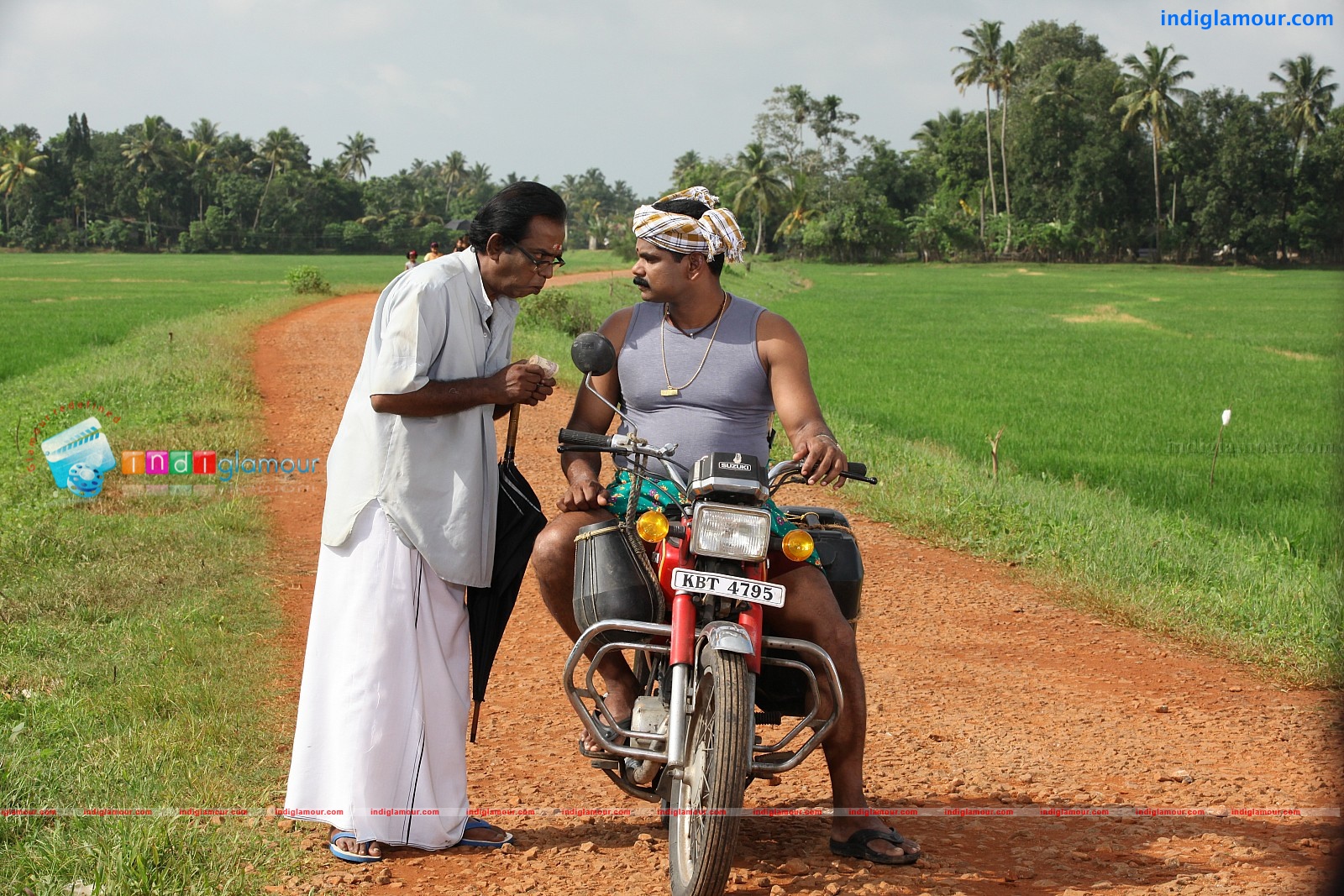Oru Kudumba Chitram Movie hd photo