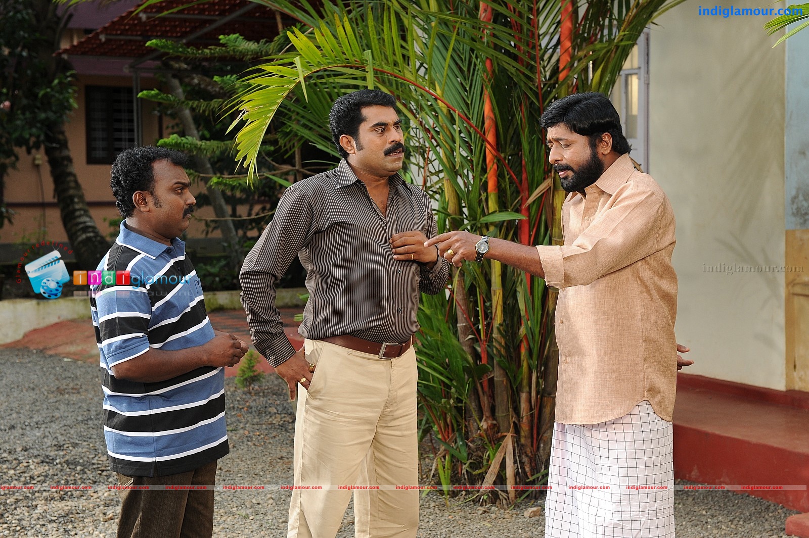 Oru Kudumba Chitram Movie hd photo