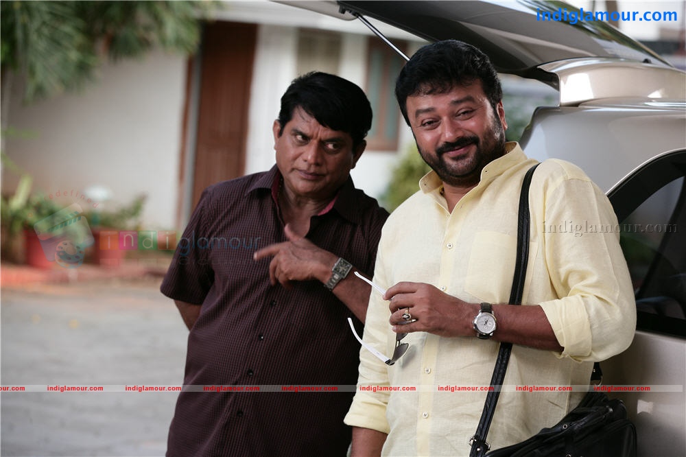 Njanum Ente Familyum Movie hd photo
