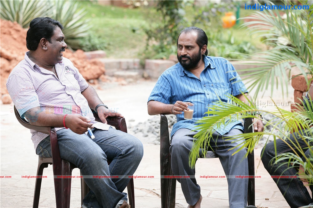 Njanum Ente Familyum Movie hd photo