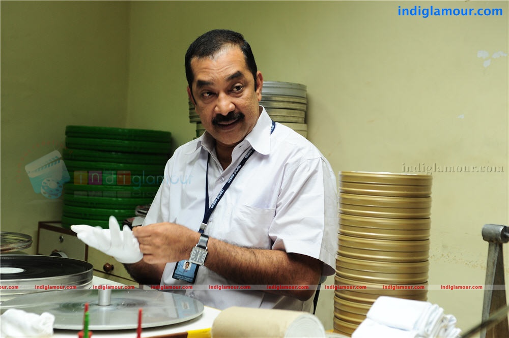 vellaripravinte changathi Movie hd photo