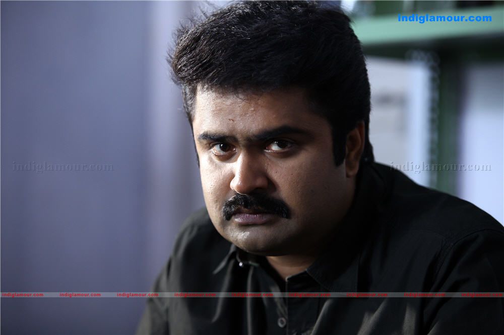 Anoop Menon Actor hd photo