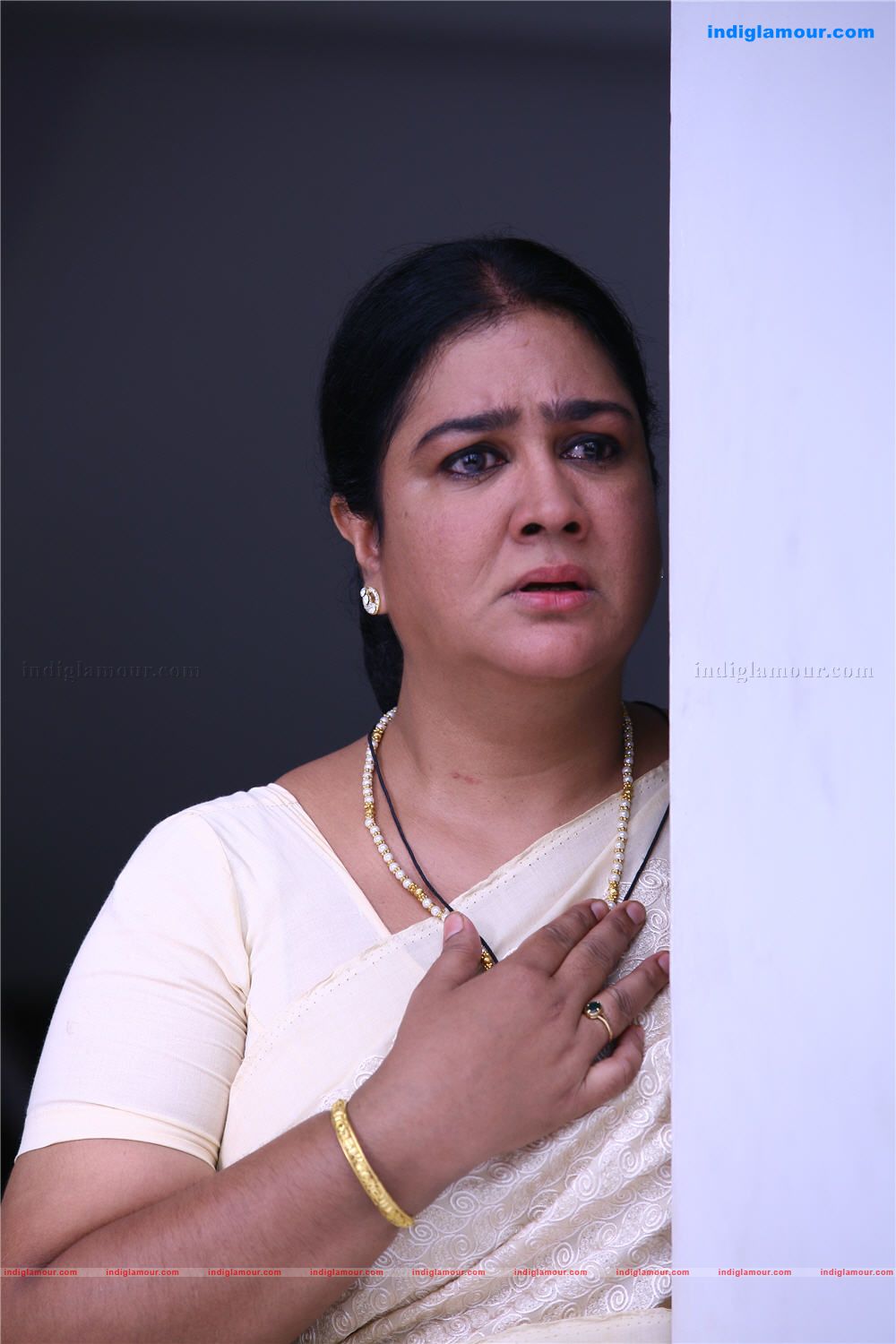 Ponnu Kondoru Aalroopam Movie hd photo