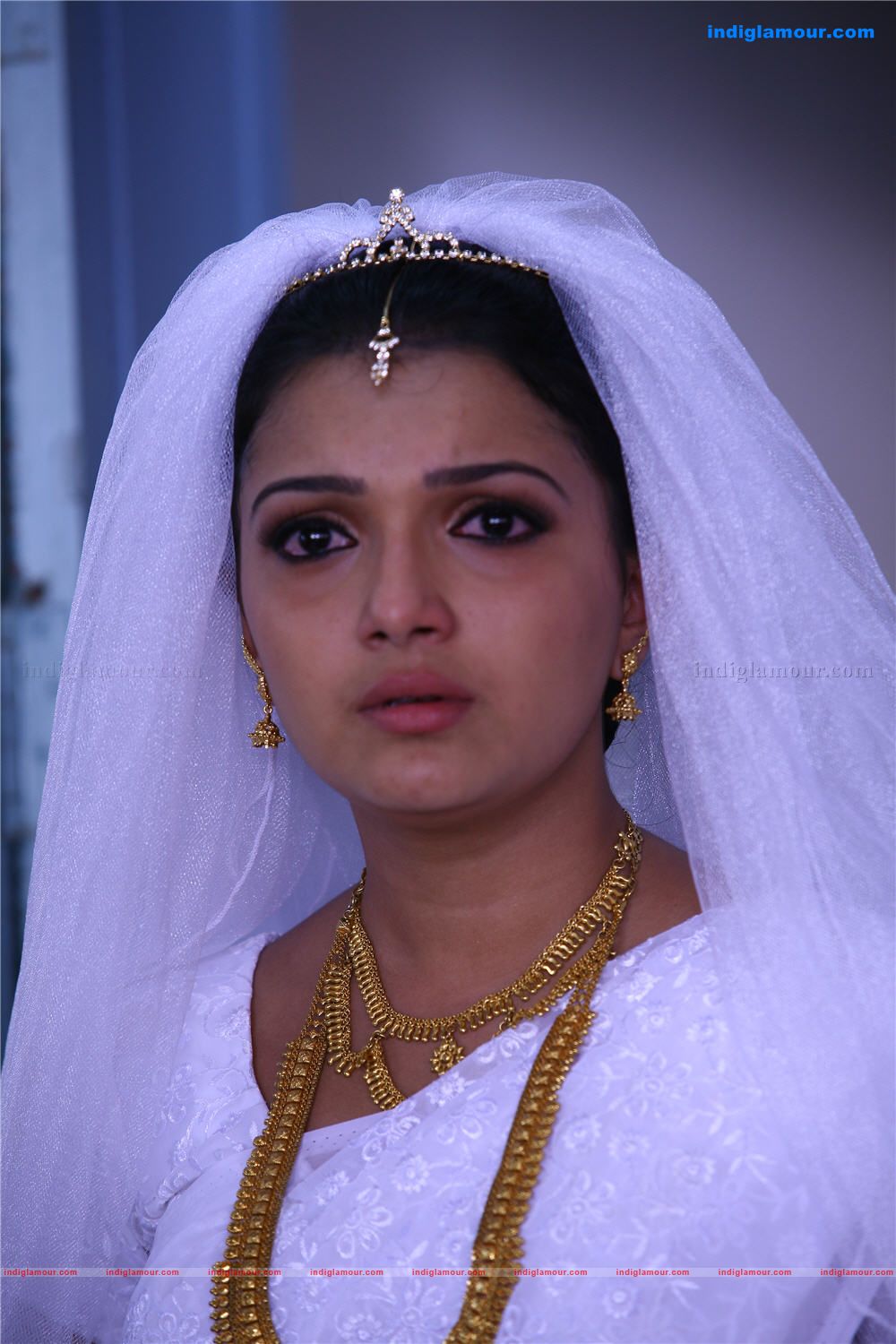 Ponnu Kondoru Aalroopam Movie hd photo