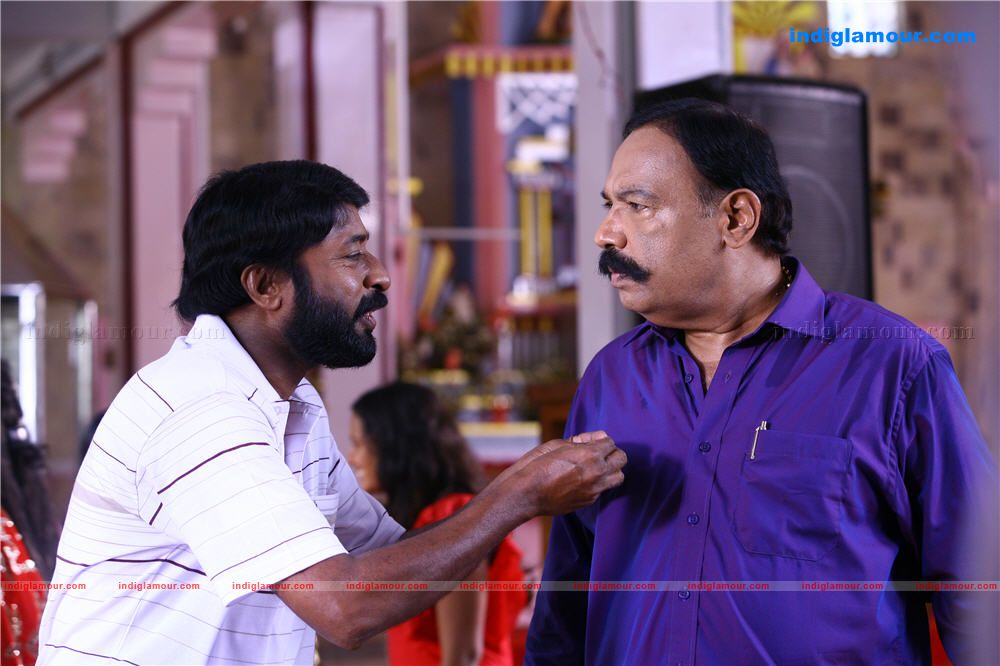 Ponnu Kondoru Aalroopam Movie hd photo