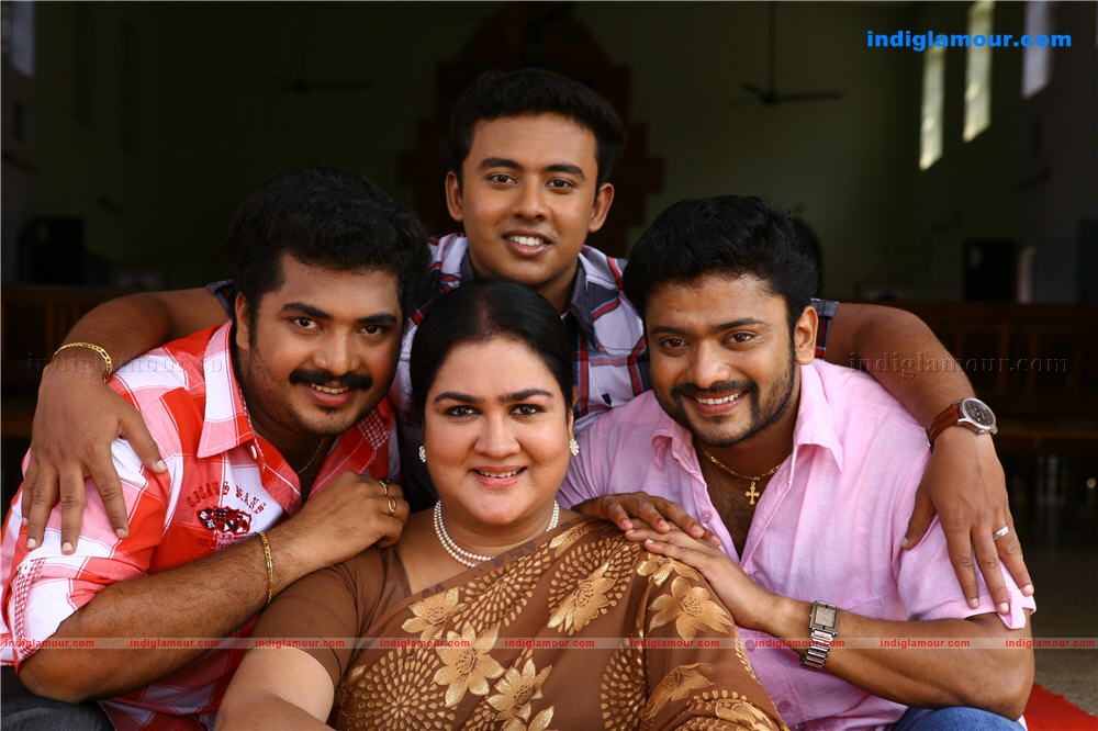Ponnu Kondoru Aalroopam Movie hd photo