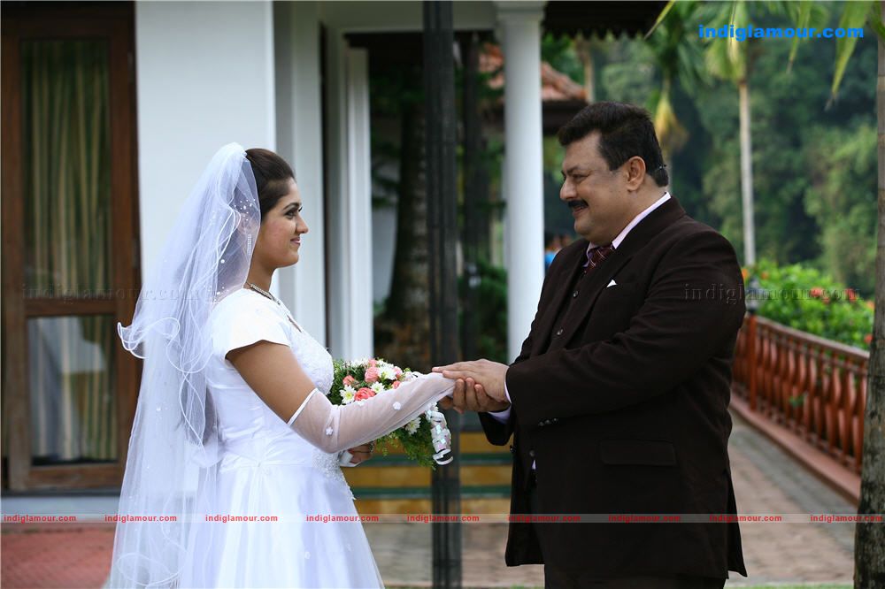 Ponnu Kondoru Aalroopam Movie hd photo