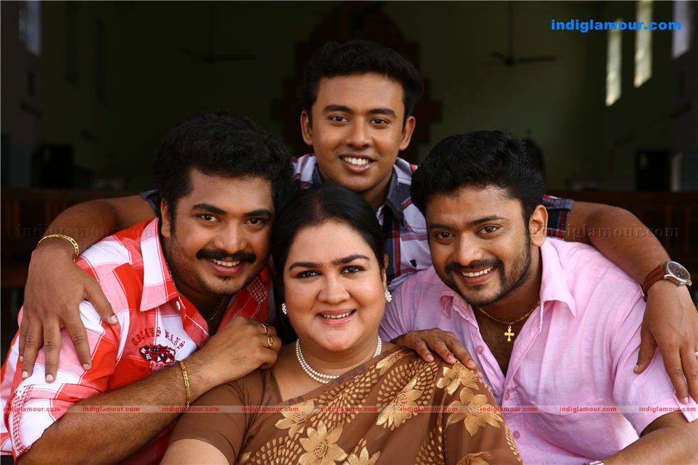 Ponnu Kondoru Aalroopam Movie hd photo