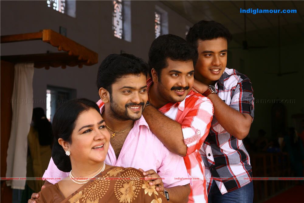Ponnu Kondoru Aalroopam Movie hd photo