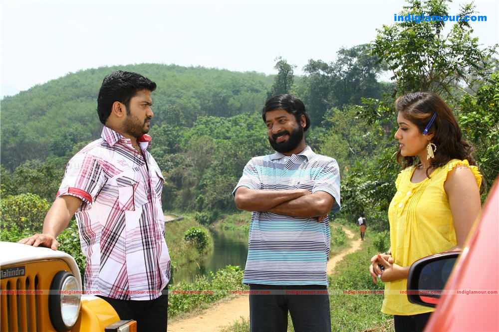 Ponnu Kondoru Aalroopam Movie hd photo