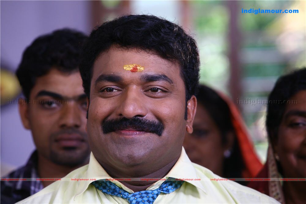 Ponnu Kondoru Aalroopam Movie hd photo