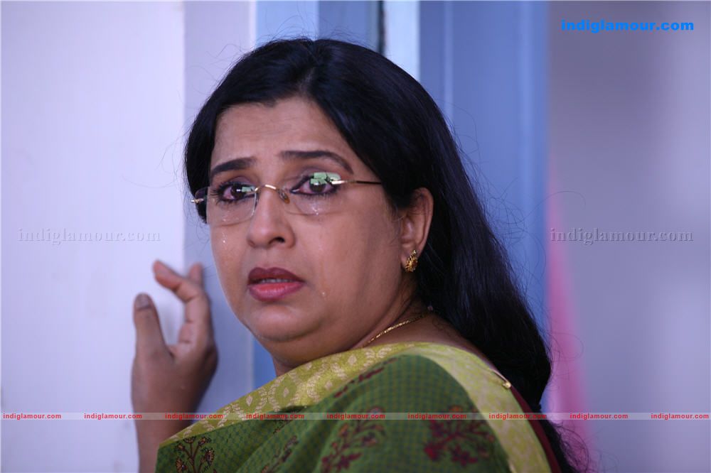 Ponnu Kondoru Aalroopam Movie hd photo