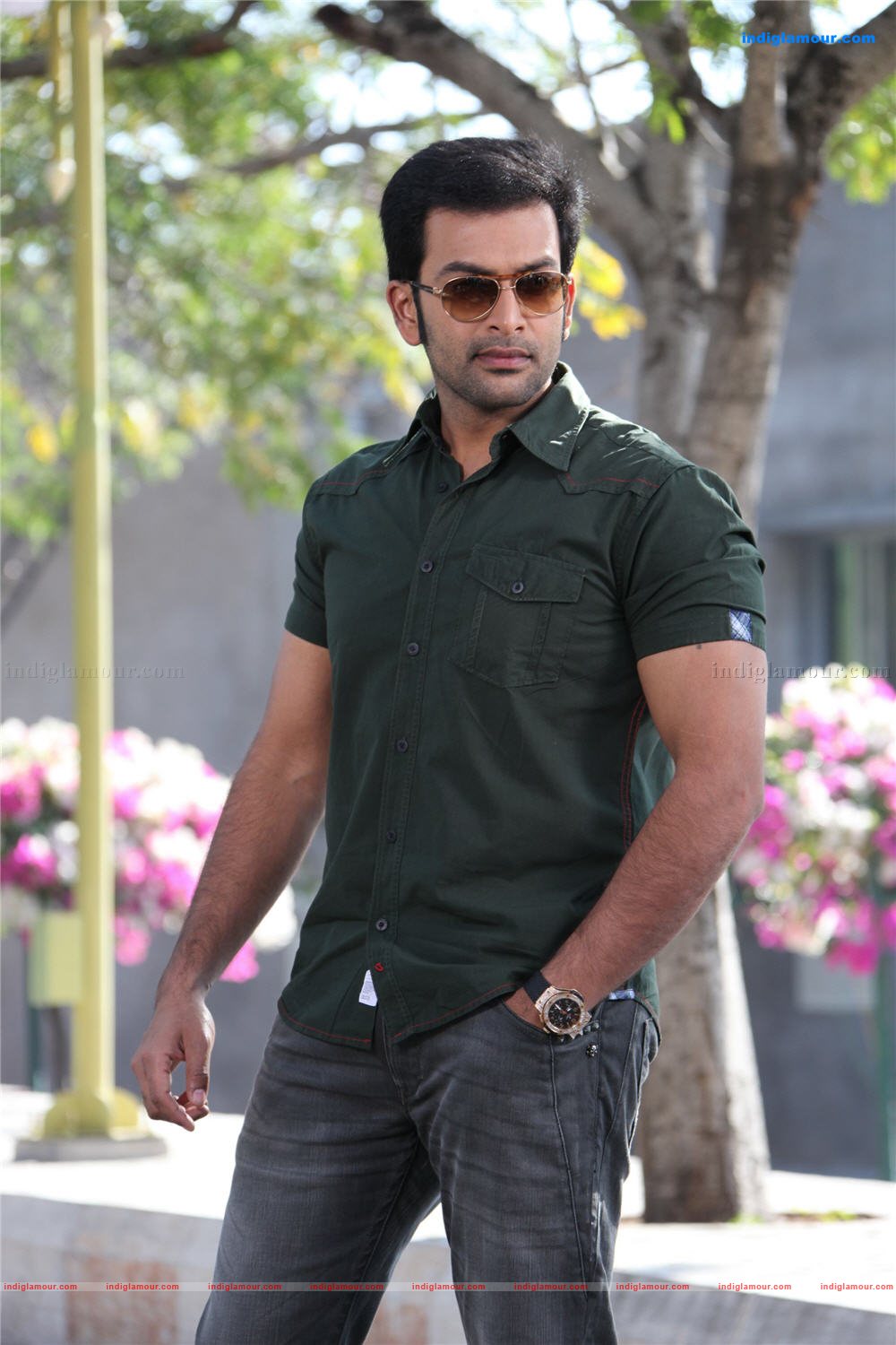 Make Up Man Movie hd photo