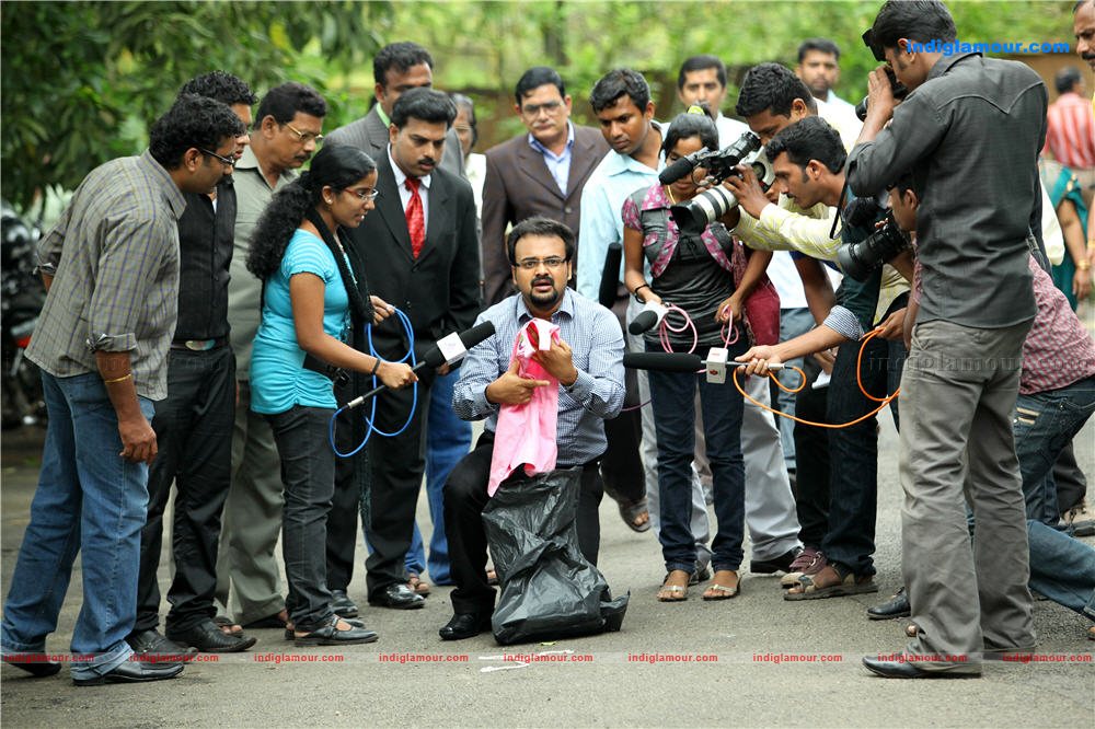 Race Movie hd photo