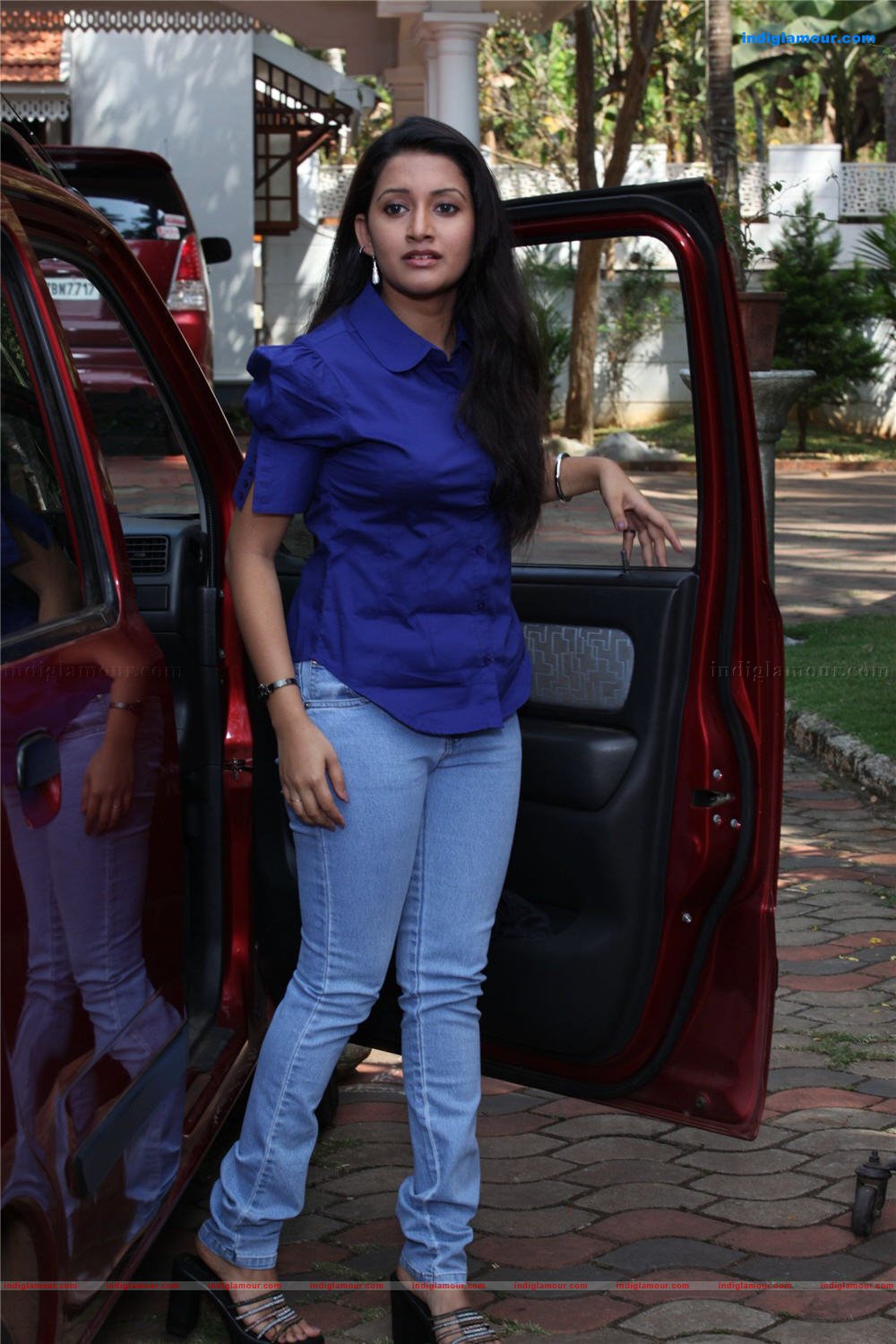 Aan Piranna Veedu Movie hd photo
