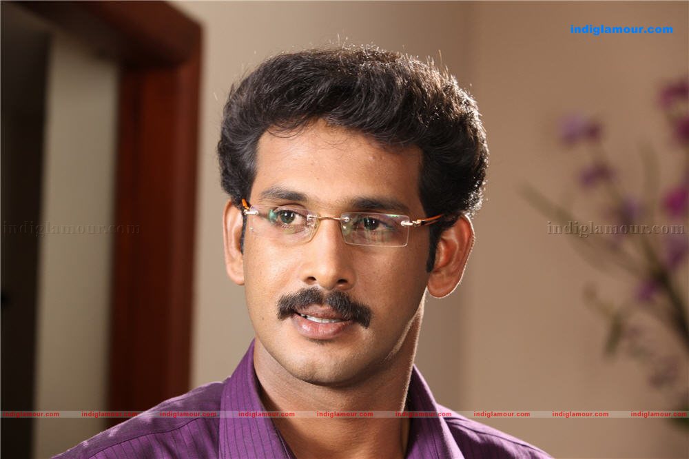 Aan Piranna Veedu Movie hd photo