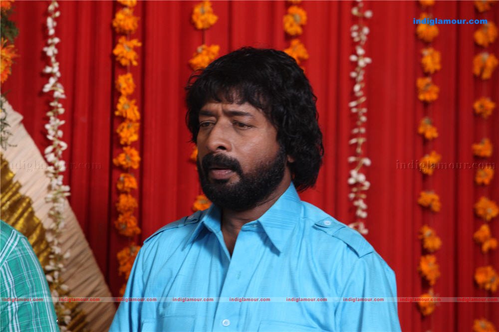 Aan Piranna Veedu Movie hd photo