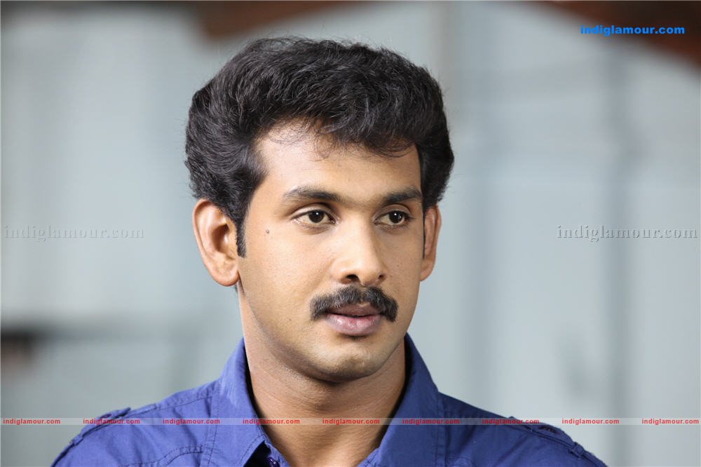 Aan Piranna Veedu Movie hd photo