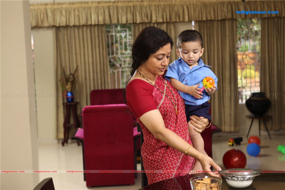 Aan Piranna Veedu Movie hd photo