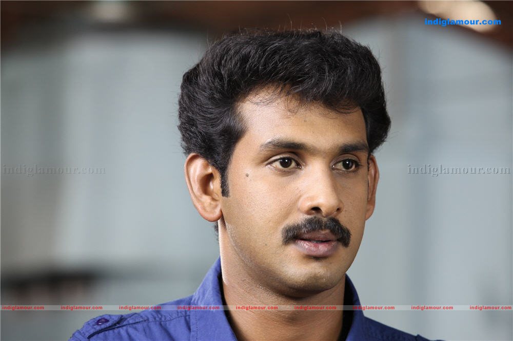 Aan Piranna Veedu Movie hd photo