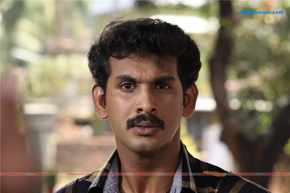 Aan Piranna Veedu Movie hd photo