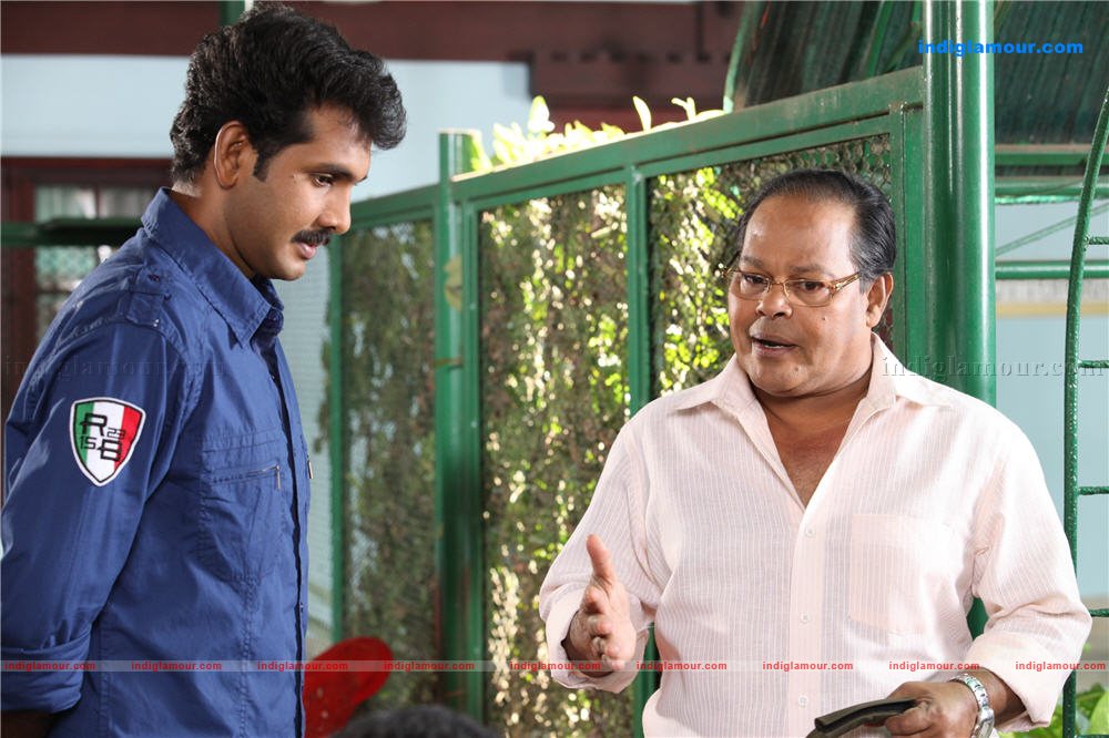Aan Piranna Veedu Movie hd photo