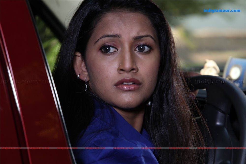 Aan Piranna Veedu Movie hd photo