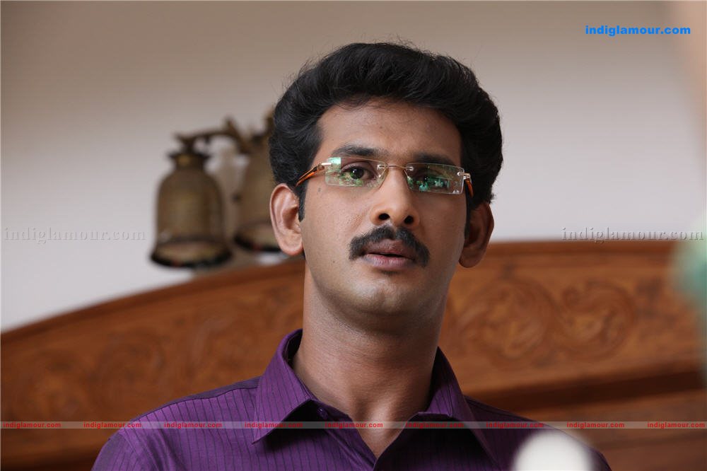 Aan Piranna Veedu Movie hd photo