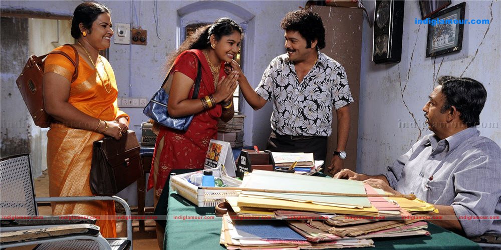 Manikyakallu Movie hd photo