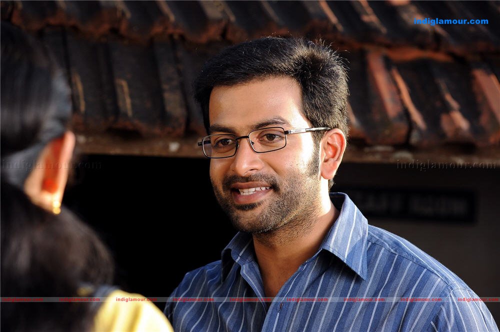 Manikyakallu Movie hd photo