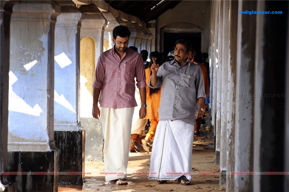 Manikyakallu Movie hd photo