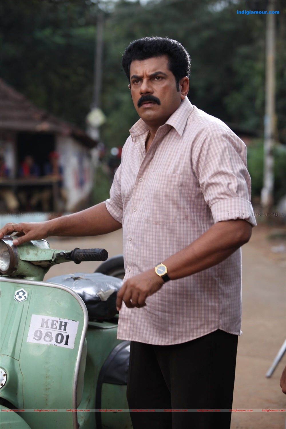 Nadakame Ulagam Movie hd photo