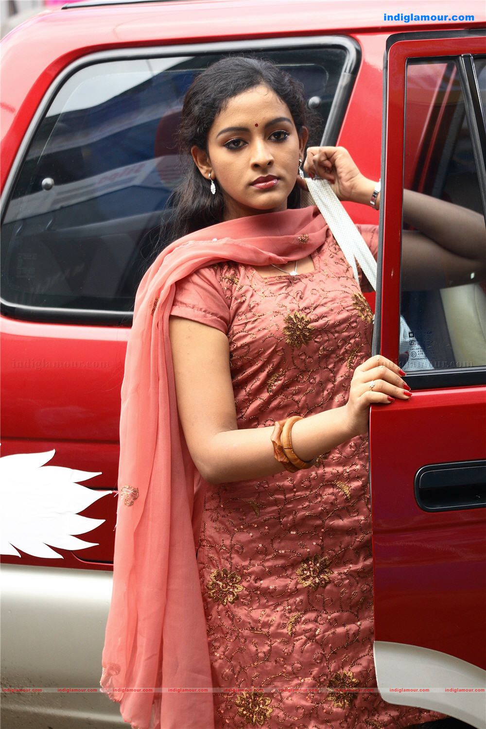 Female Unni Krishnan Movie hd photo