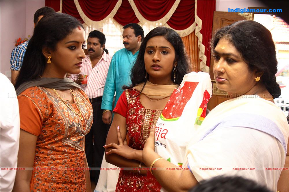 Female Unni Krishnan Movie hd photo