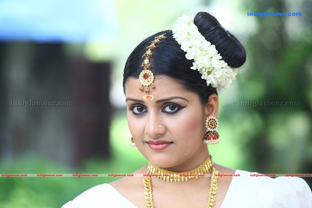 Nayika Movie hd photo
