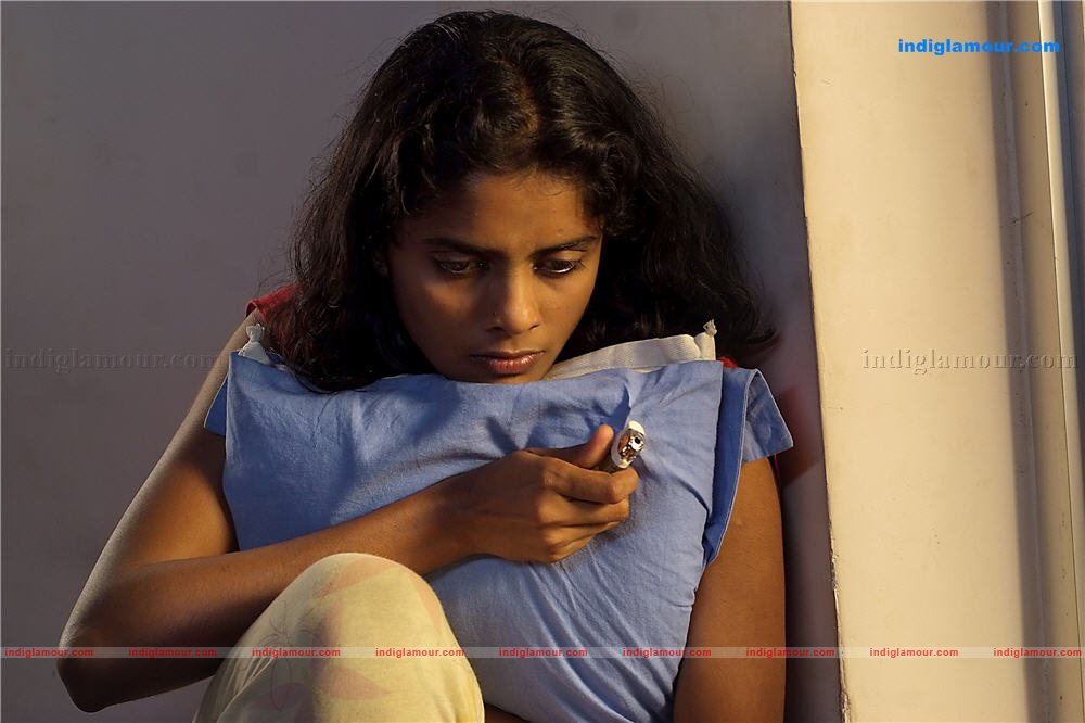 Ee Ravum Pakalum Movie hd photo