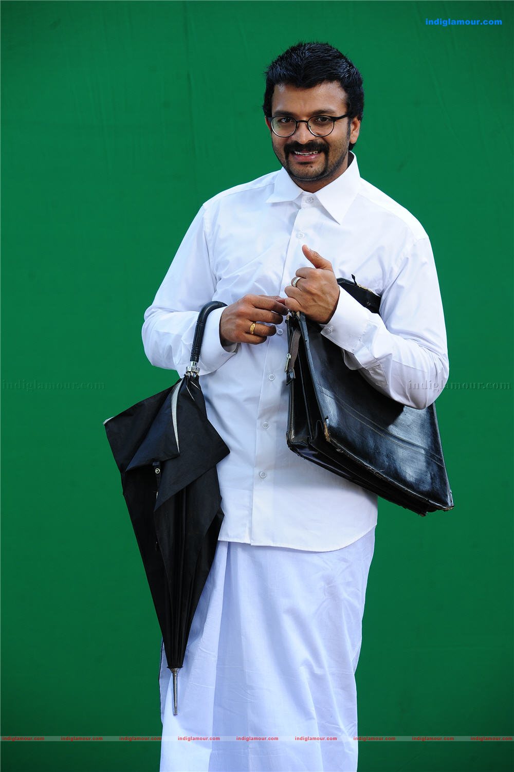 Vadhyar Movie hd photo