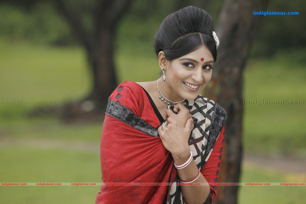 Nayika Movie hd photo