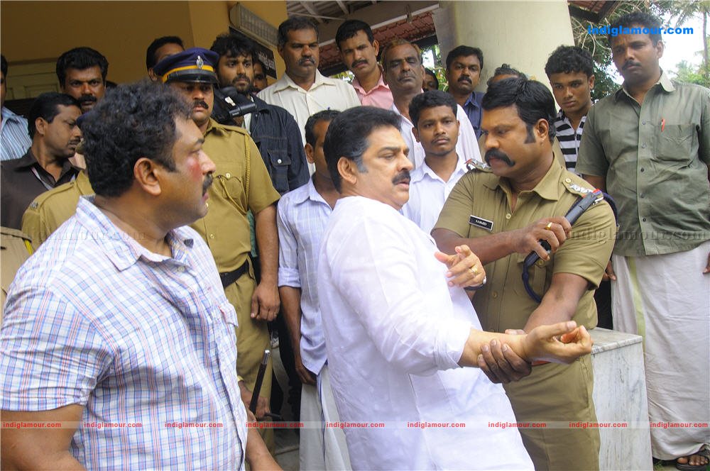 Manushya Mrugam Movie hd photo